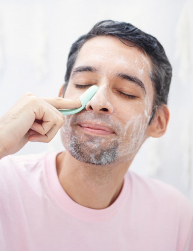 Gel limpiador jabon liquido natural y organico suave con dedo exfoliante facial menta