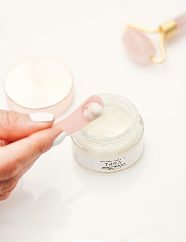 Crema contorno de ojos natural y organico Theia con acido hialuronico y retinol con cuchara de cuarzo rosado