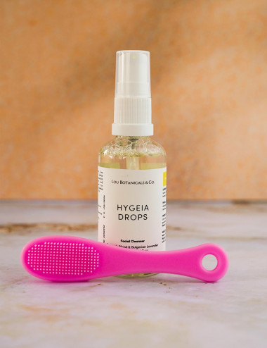 Gel limpiador jabon liquido natural y organico con dedo exfoliante facial